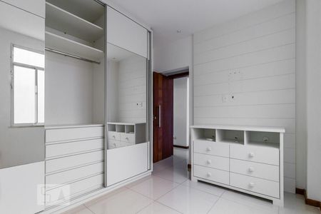 Quarto 1 de apartamento para alugar com 2 quartos, 70m² em Jardim Guanabara, Rio de Janeiro