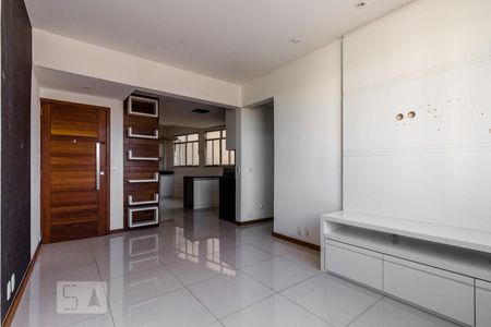 Sala de apartamento para alugar com 2 quartos, 70m² em Jardim Guanabara, Rio de Janeiro