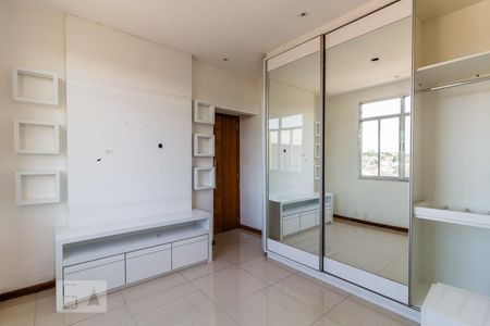 Quarto 2 de apartamento para alugar com 2 quartos, 70m² em Jardim Guanabara, Rio de Janeiro