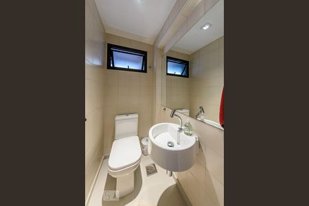 Lavabo de apartamento para alugar com 1 quarto, 60m² em Cambuí, Campinas