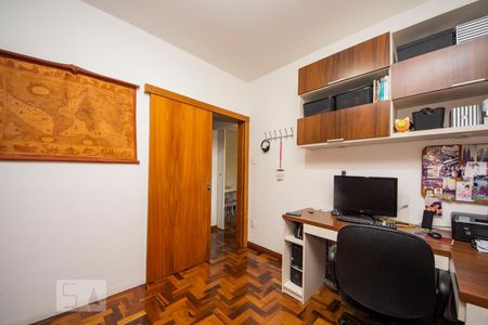 Quarto 1 de apartamento para alugar com 3 quartos, 92m² em Floresta, Porto Alegre