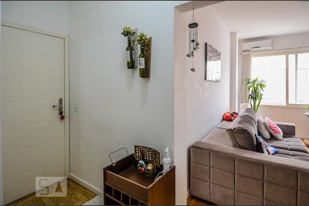 Entrada de apartamento à venda com 2 quartos, 70m² em Centro Histórico, Porto Alegre