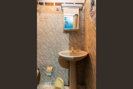 Banheiro casa 1 de casa à venda com 5 quartos, 131m² em Vila Ré, São Paulo