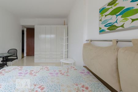 Quarto de apartamento para alugar com 1 quarto, 67m² em Ondina, Salvador