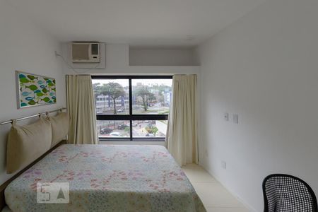 Quarto de apartamento para alugar com 1 quarto, 67m² em Ondina, Salvador