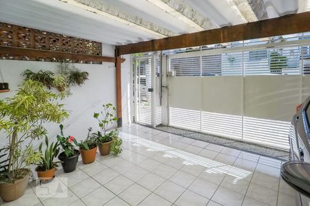 Garagem de casa à venda com 2 quartos, 170m² em Jardim da Glória, São Paulo