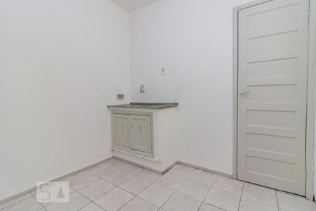 Cozinha de apartamento à venda com 1 quarto, 36m² em Cristal, Porto Alegre