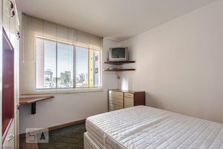 Quarto 2 de apartamento para alugar com 2 quartos, 96m² em Cabral, Curitiba