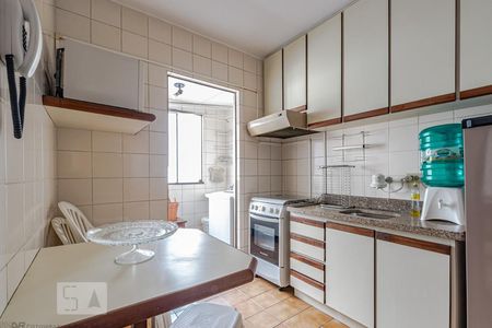 Cozinha de apartamento para alugar com 2 quartos, 96m² em Cabral, Curitiba