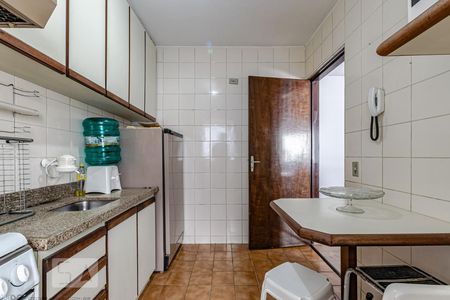 Cozinha de apartamento para alugar com 2 quartos, 96m² em Cabral, Curitiba