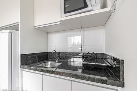 Cozinha - Armários de apartamento para alugar com 1 quarto, 23m² em Centro, Curitiba