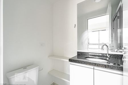 Banheiro Social de apartamento para alugar com 1 quarto, 23m² em Centro, Curitiba