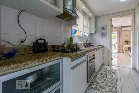 Cozinha de casa de condomínio à venda com 4 quartos, 294m² em Jardim Carvalho, Porto Alegre