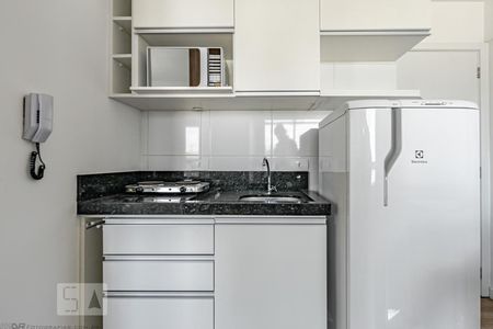 Cozinha de kitnet/studio para alugar com 1 quarto, 21m² em Centro, Curitiba