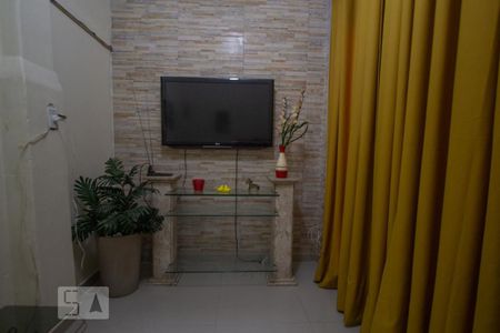 Sala de apartamento para alugar com 1 quarto, 30m² em Bonsucesso, Rio de Janeiro