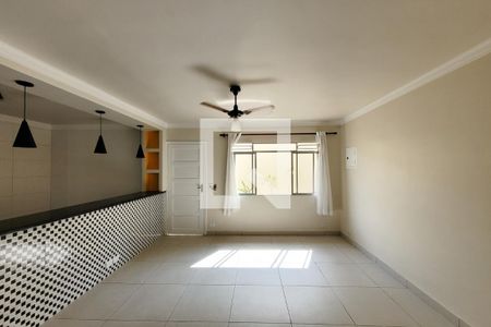 Sala de casa de condomínio à venda com 3 quartos, 92m² em Vila Brasilio Machado, São Paulo