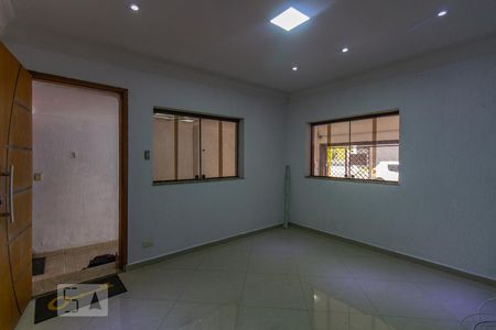 Sala de casa para alugar com 2 quartos, 150m² em Vila Ivone, São Paulo