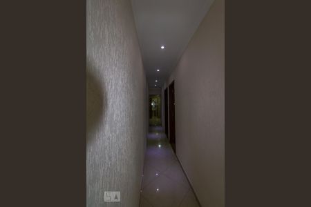 Corredor de casa para alugar com 2 quartos, 150m² em Vila Ivone, São Paulo