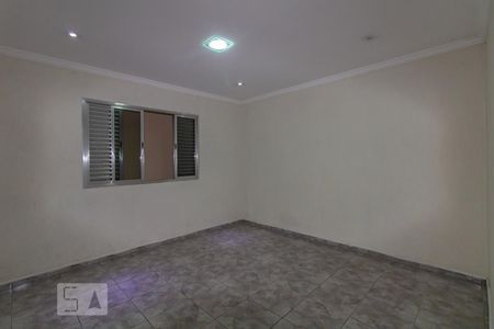 Quarto 1 de casa para alugar com 2 quartos, 150m² em Vila Ivone, São Paulo