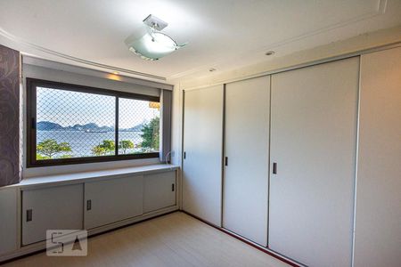 Suite de apartamento à venda com 2 quartos, 80m² em Boa Viagem, Niterói