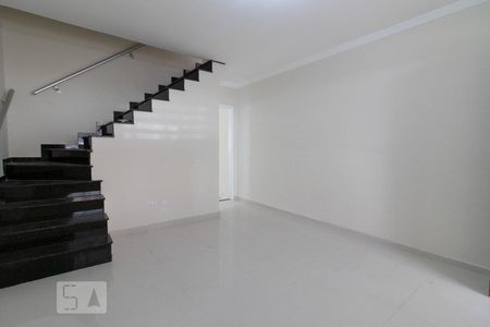 Sala de casa para alugar com 3 quartos, 120m² em Jardim Santa Clara, Guarulhos