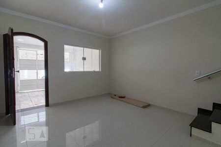 Sala de casa para alugar com 3 quartos, 120m² em Jardim Santa Clara, Guarulhos