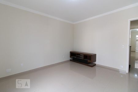 Quarto 1 de casa para alugar com 3 quartos, 120m² em Jardim Santa Clara, Guarulhos