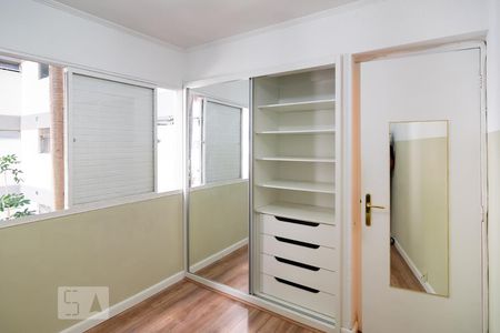 Quarto 2 de apartamento para alugar com 3 quartos, 74m² em Vila Sofia, São Paulo