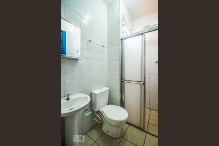 Banheiro de kitnet/studio para alugar com 1 quarto, 42m² em Cidade Universitária, Campinas