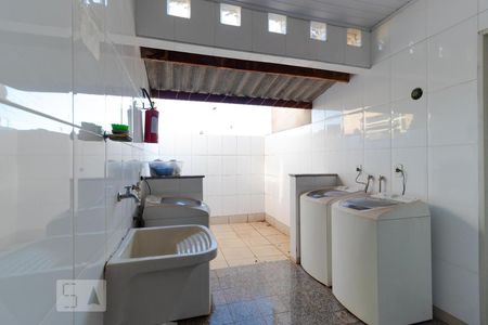 Studio para alugar com 43m², 1 quarto e sem vaga Studio para alugar com 43m², 1 quarto e sem vagaÁrea comum – Lavanderia