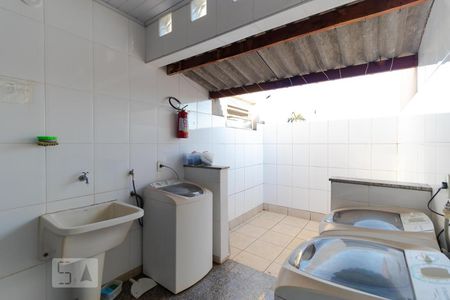 Studio para alugar com 43m², 1 quarto e sem vaga Studio para alugar com 43m², 1 quarto e sem vagaÁrea comum – Lavanderia