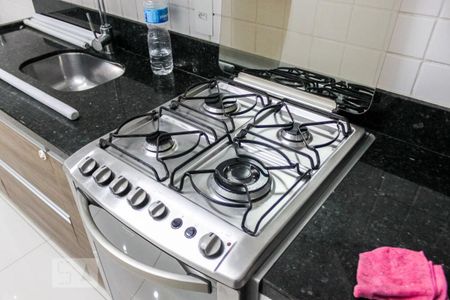 Cozinha - Fogão de apartamento para alugar com 2 quartos, 65m² em Parque Novo Mundo, São Paulo