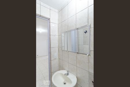 Banheiro de casa para alugar com 1 quarto, 50m² em Cidade Domitila, São Paulo