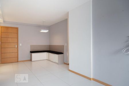 Sala de apartamento à venda com 2 quartos, 72m² em Recreio dos Bandeirantes, Rio de Janeiro