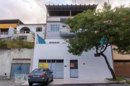 Fachada de casa à venda com 3 quartos, 240m² em Braz de Pina, Rio de Janeiro