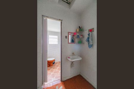 Banheiro de casa à venda com 6 quartos, 200m² em Santa Cruz, Belo Horizonte