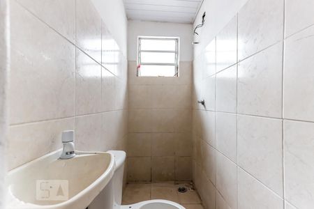 Banheiro de casa para alugar com 1 quarto, 20m² em Vila Germinal, São Paulo
