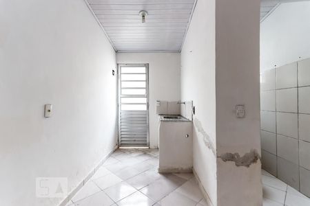 Sala e Cozinha de casa para alugar com 1 quarto, 20m² em Vila Germinal, São Paulo