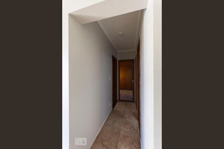 Corredor de apartamento à venda com 3 quartos, 65m² em Vila Anhanguera, Campinas