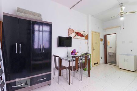 Sala/Quarto - Armário de kitnet/studio para alugar com 1 quarto, 24m² em Centro, Rio de Janeiro