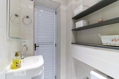 Banheiro de apartamento para alugar com 1 quarto, 25m² em Jardim da Glória, São Paulo