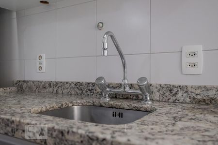 Cozinha de apartamento à venda com 3 quartos, 79m² em Vila Ipiranga, Porto Alegre