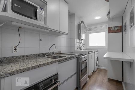 Cozinha e Área de Serviço de apartamento à venda com 3 quartos, 79m² em Vila Ipiranga, Porto Alegre