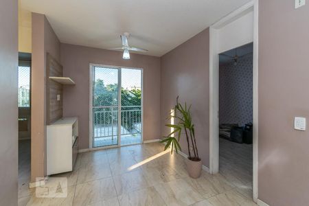 Sala de apartamento para alugar com 3 quartos, 52m² em Parada de Lucas, Rio de Janeiro