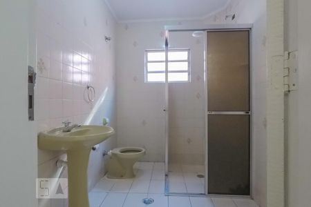 Banheiro de casa à venda com 3 quartos, 230m² em Chácara Inglesa, São Paulo