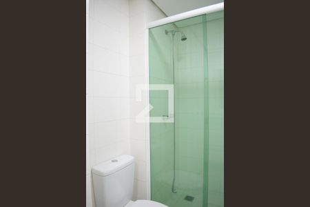 Banheiro da Suíte de apartamento para alugar com 2 quartos, 67m² em Cidade Industrial, Curitiba