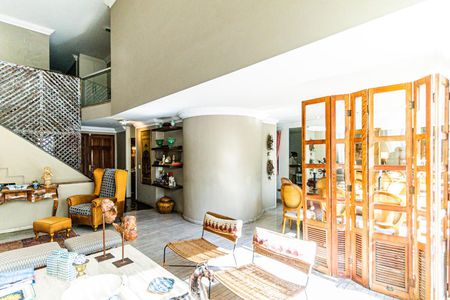 Sala de casa à venda com 3 quartos, 500m² em Campo Belo, São Paulo