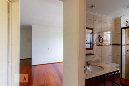 Corredor de apartamento para alugar com 2 quartos, 60m² em Jardim Santa Emília, São Paulo