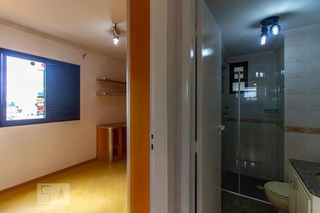 Corredor de apartamento à venda com 2 quartos, 66m² em Vila Invernada, São Paulo