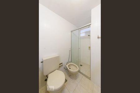 Banheiro de apartamento para alugar com 3 quartos, 87m² em Cambuí, Campinas